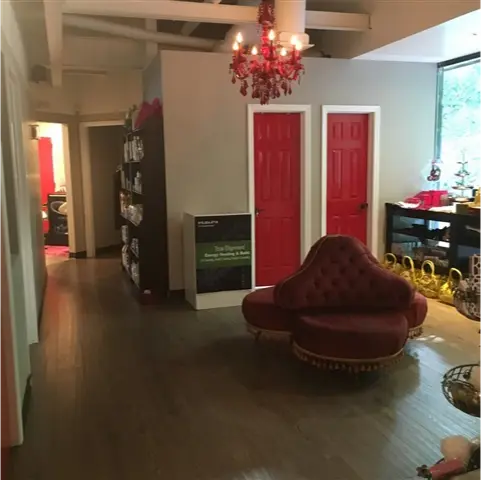 waiting room red hots spa